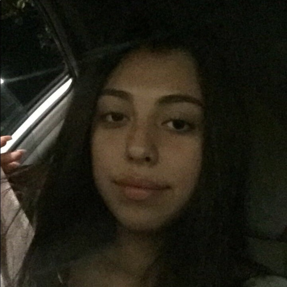 Meet your Posher, Zayra